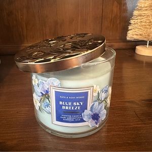 Bath and Body Works Blue Sky Breeze 3-Wick Candle